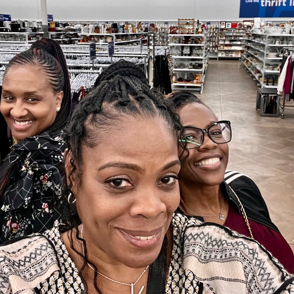 SPECIAL GUESTS!!AWESOME STRAIGHT OUT OF THE BAG SALES!! PLEASE COME JOIN THE FUN - Picture 4 of 17